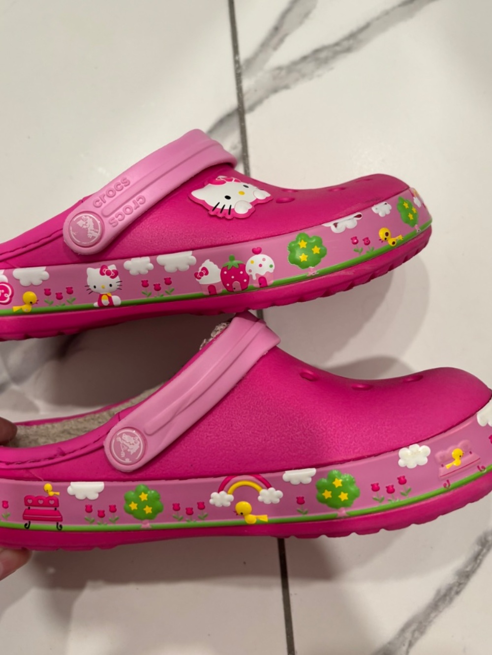 Crocs Kids Classic Lined Hello Kitty Clogs Pink Red – Size C12/13 – EUC